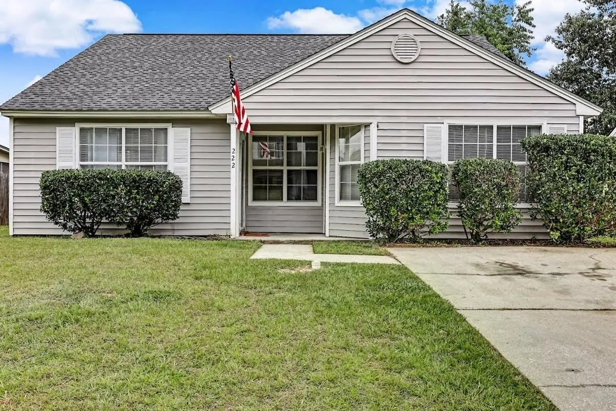 Fenced Yard Lovely At Laurelwood Savannah