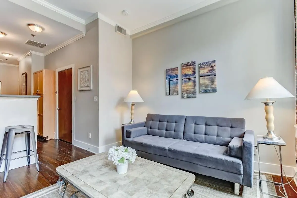Loft Steps From River Street And Market דירה *