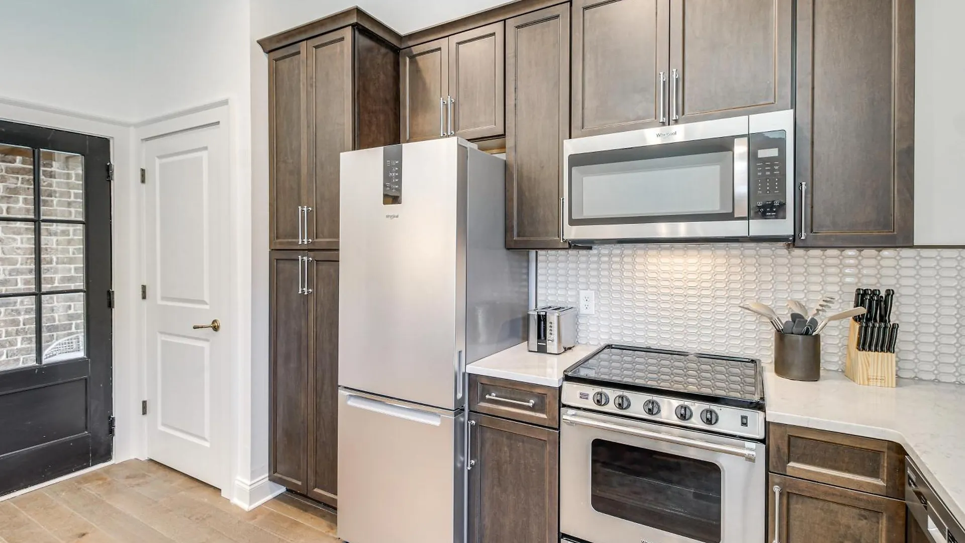 Apartment Lovely 1 Mi To Historic District! *