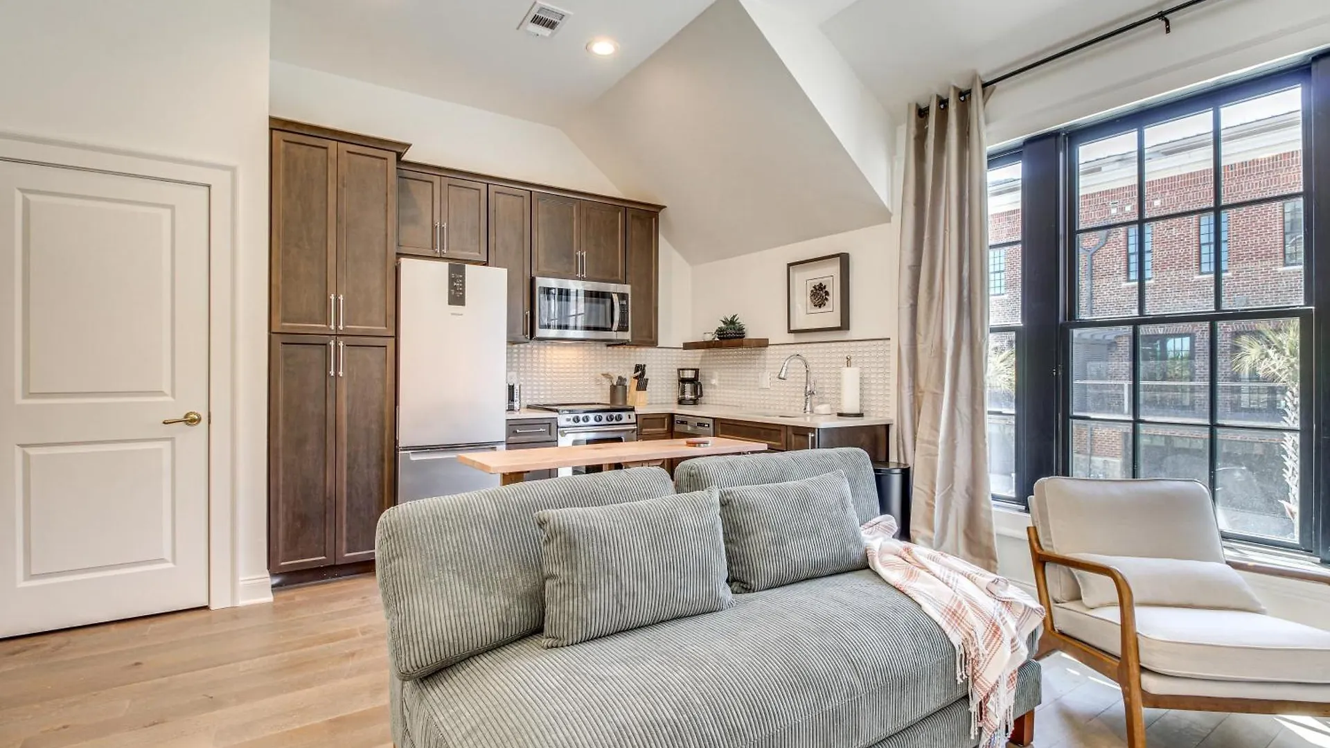Apartment Lovely 1 Mi To Historic District! Savannah