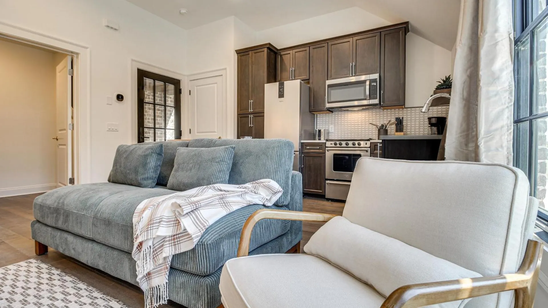 Lovely 1 Mi To Historic District! Apartment