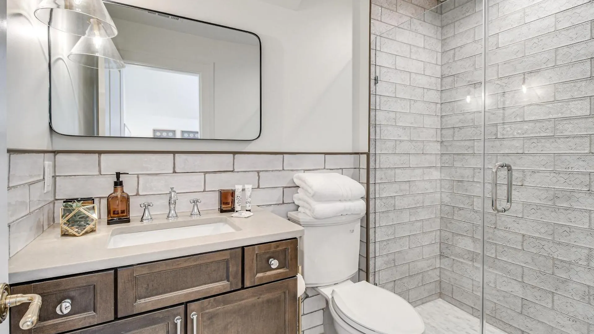 Lovely 1 Mi To Historic District! Apartment *