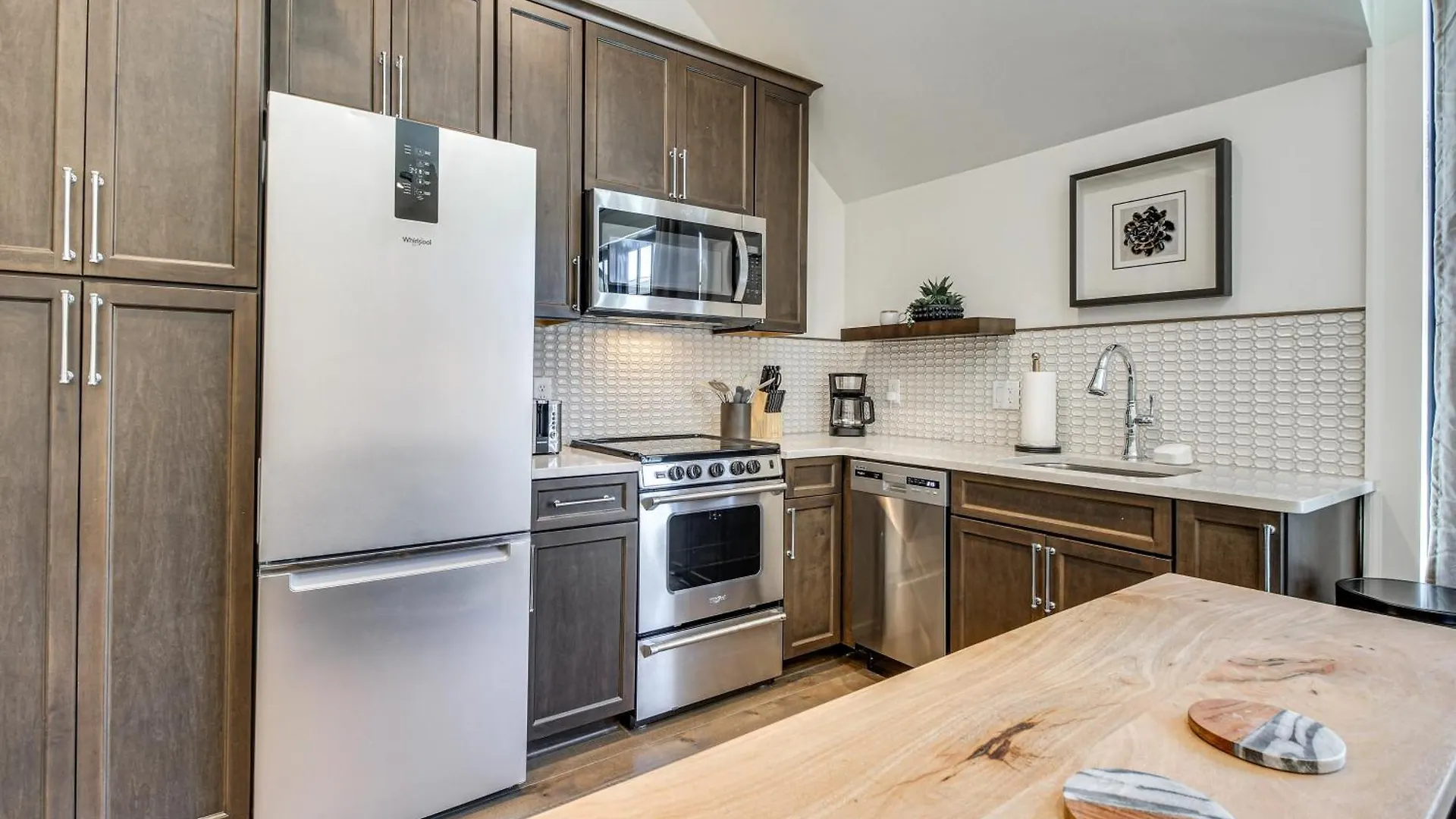 Apartment Lovely 1 Mi To Historic District!