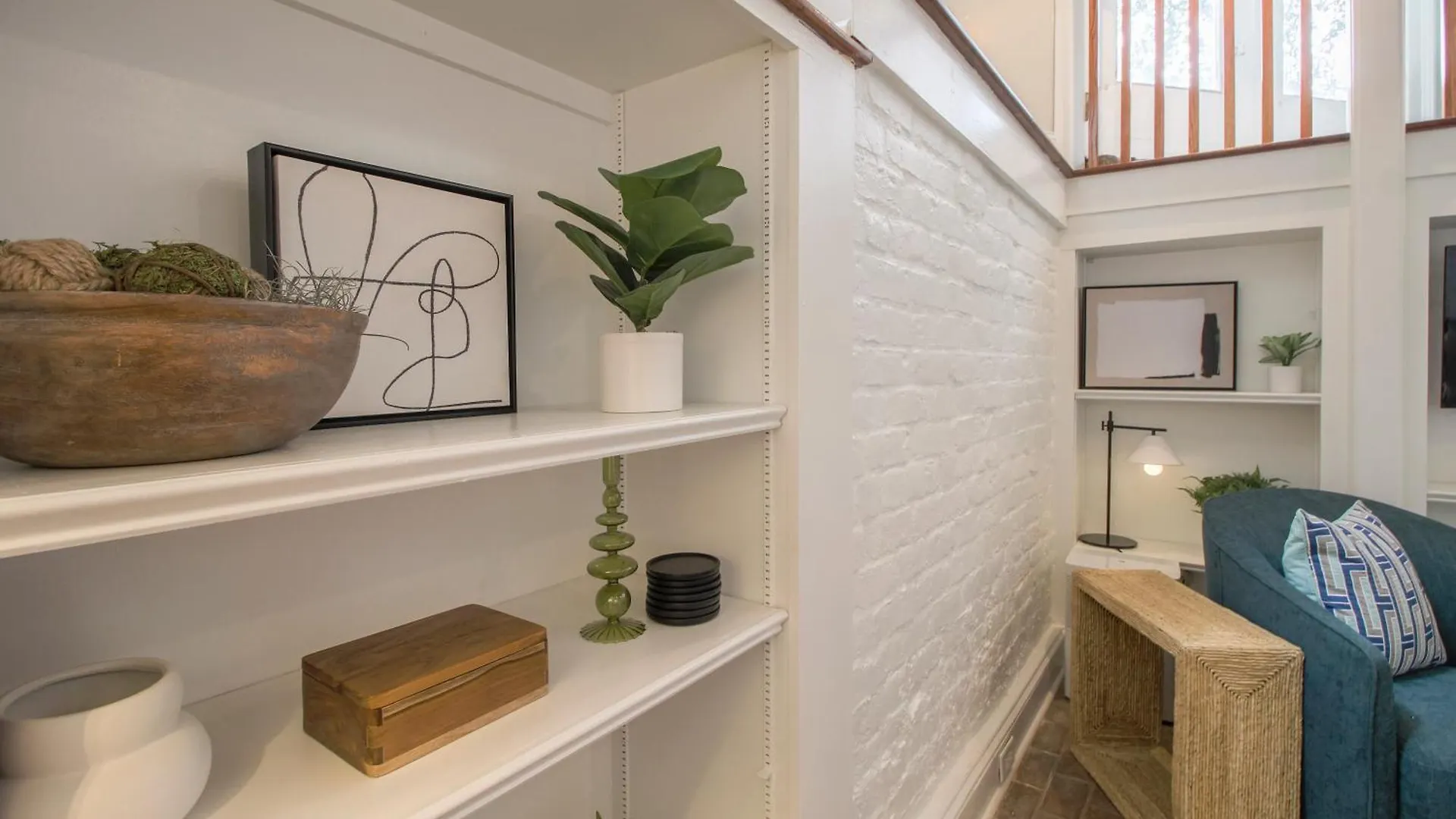 Walk To It In Downtown, Double King Beds * Savannah