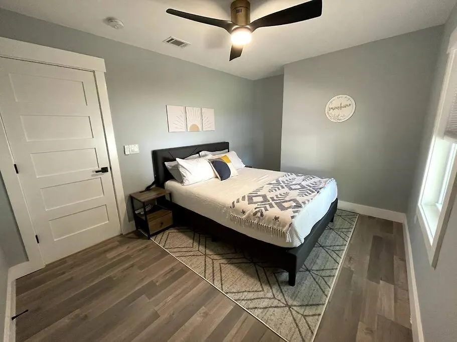 Cozy 5br