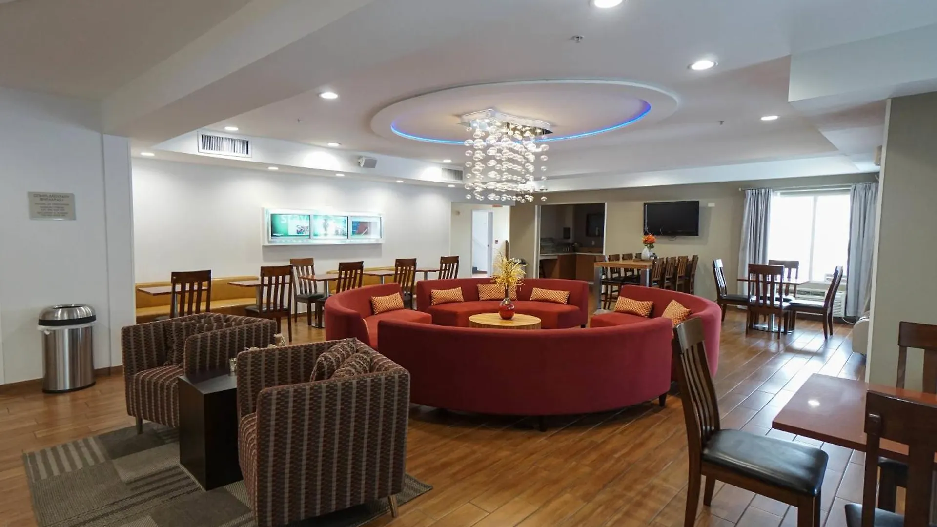 Country & By Radisson, Southside Savannah