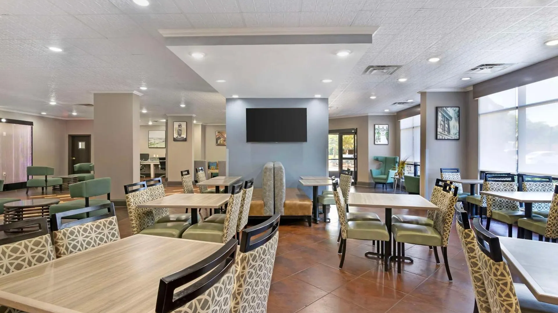 Western Savannah Airport Inn&suites Hotel