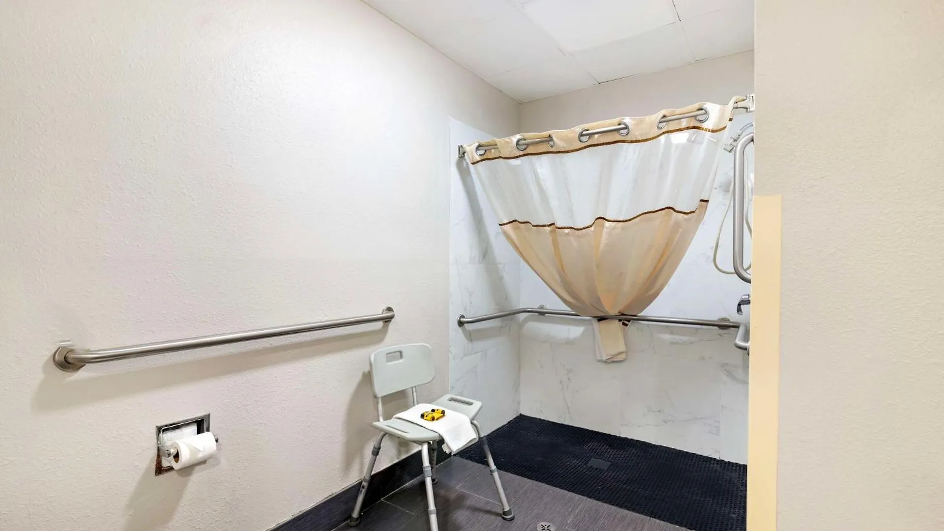 Hotel Western Savannah Airport Inn&suites 3*