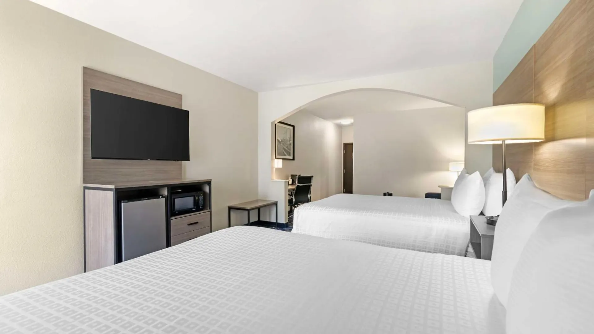 Western Savannah Airport Inn&suites Pooler