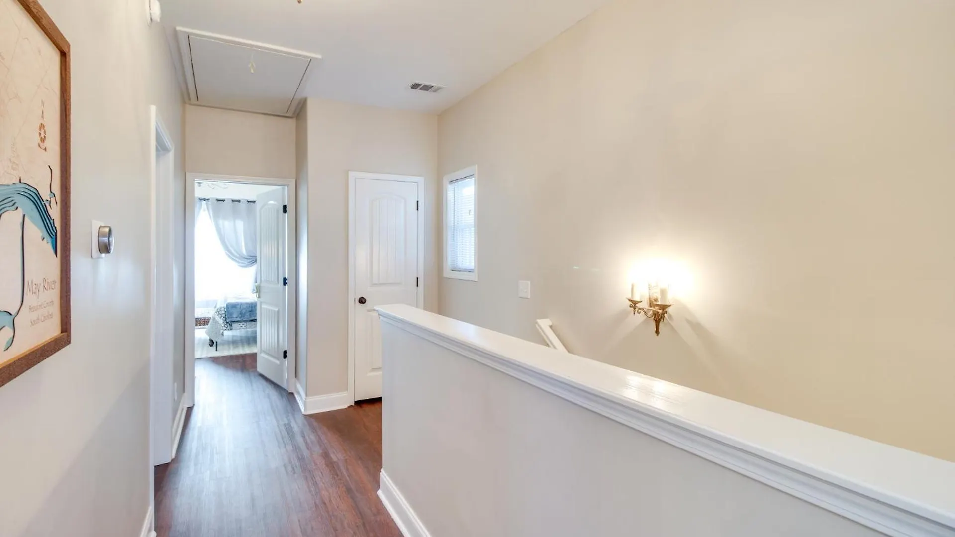 Chic Thomas Square In Walkable Location! *
