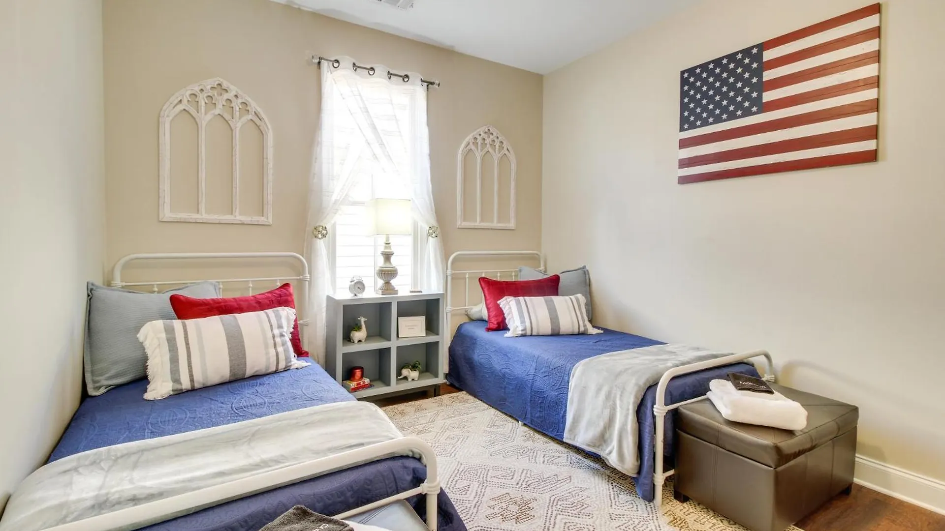 Chic Thomas Square In Walkable Location! * Savannah