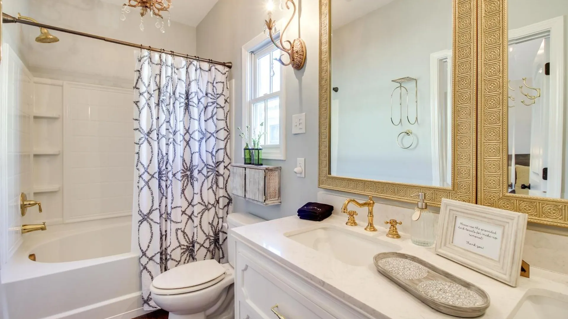 Holiday home Chic Thomas Square In Walkable Location! Savannah