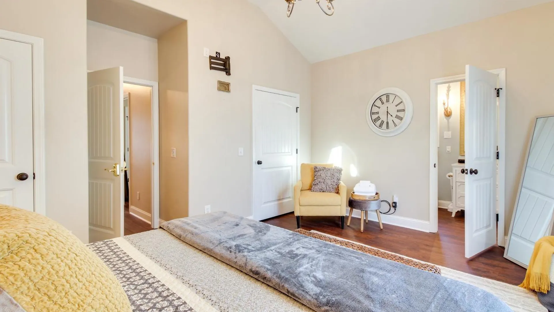 Chic Thomas Square In Walkable Location! Holiday home Savannah