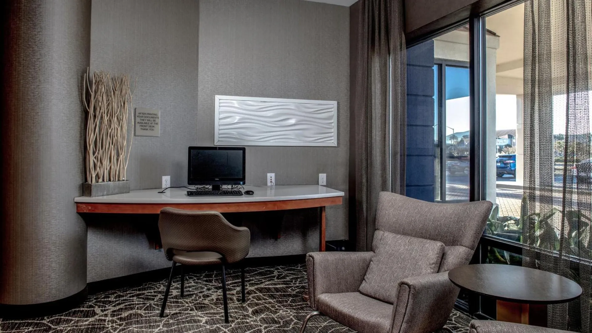 Hotel Springhill Airport 3*