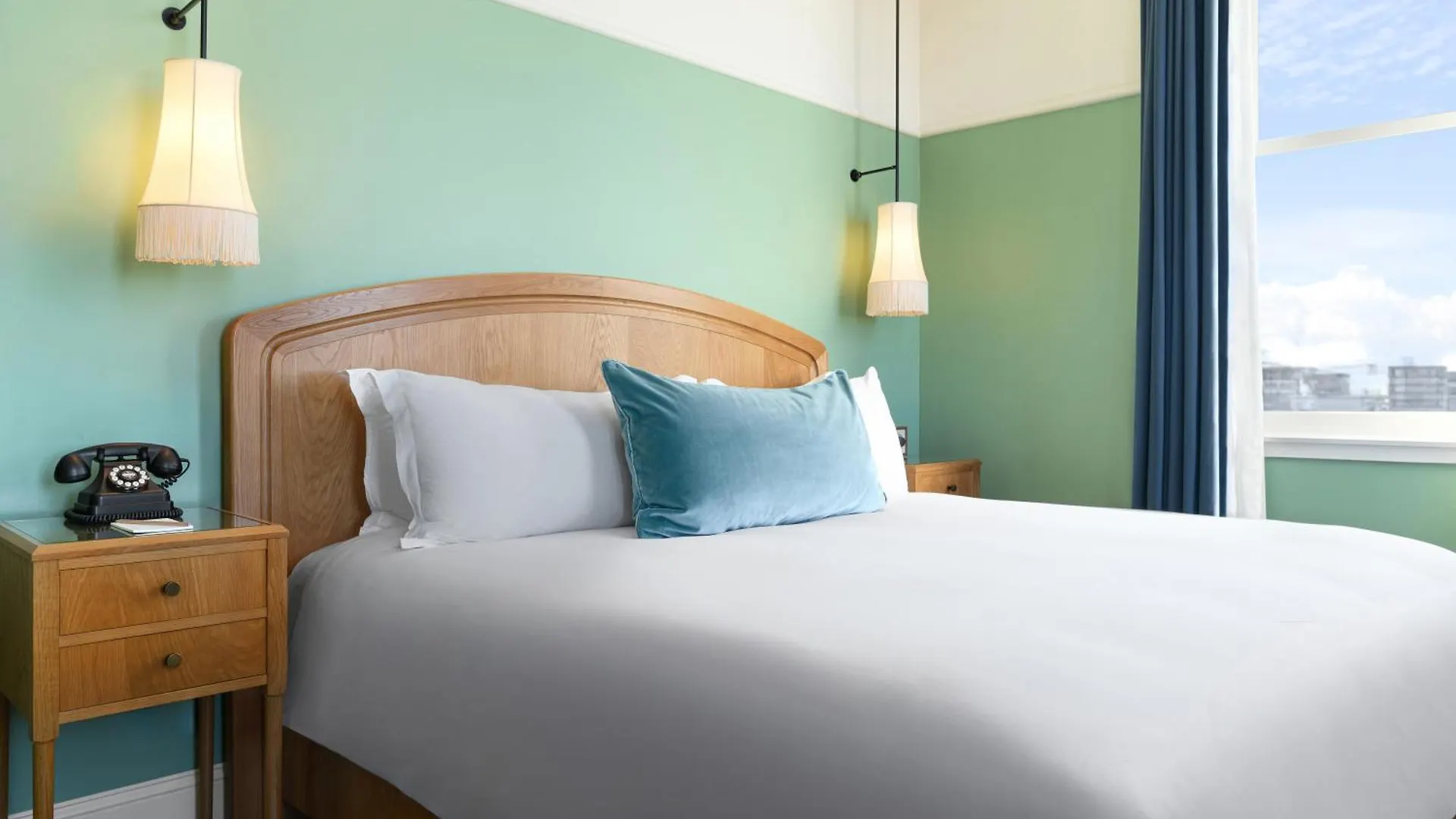 Отель The Drayton Savannah, Curio Collection By Hilton 4*