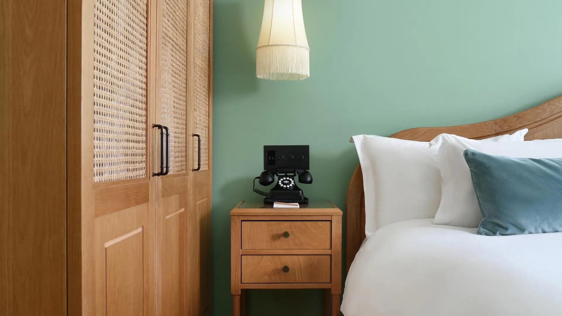 The Drayton Savannah, Curio Collection By Hilton