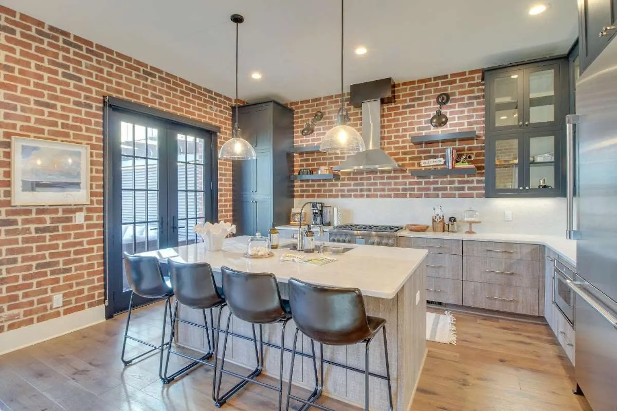 펜션 Luxurious Townhome With River Views *