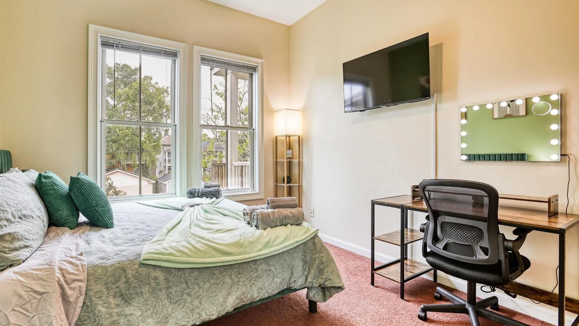 5min To Dt - King Beds - Parking - Telescope - Private Balcony 펜션
