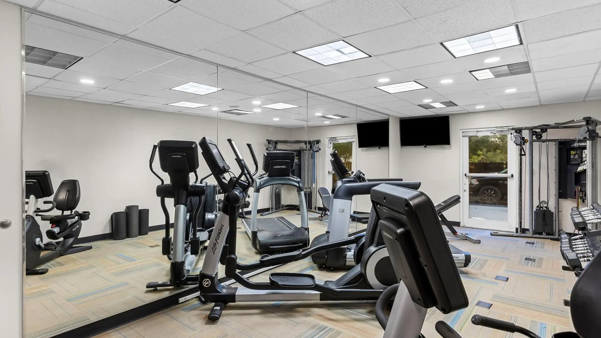 Express & Midtown By Ihg 3*