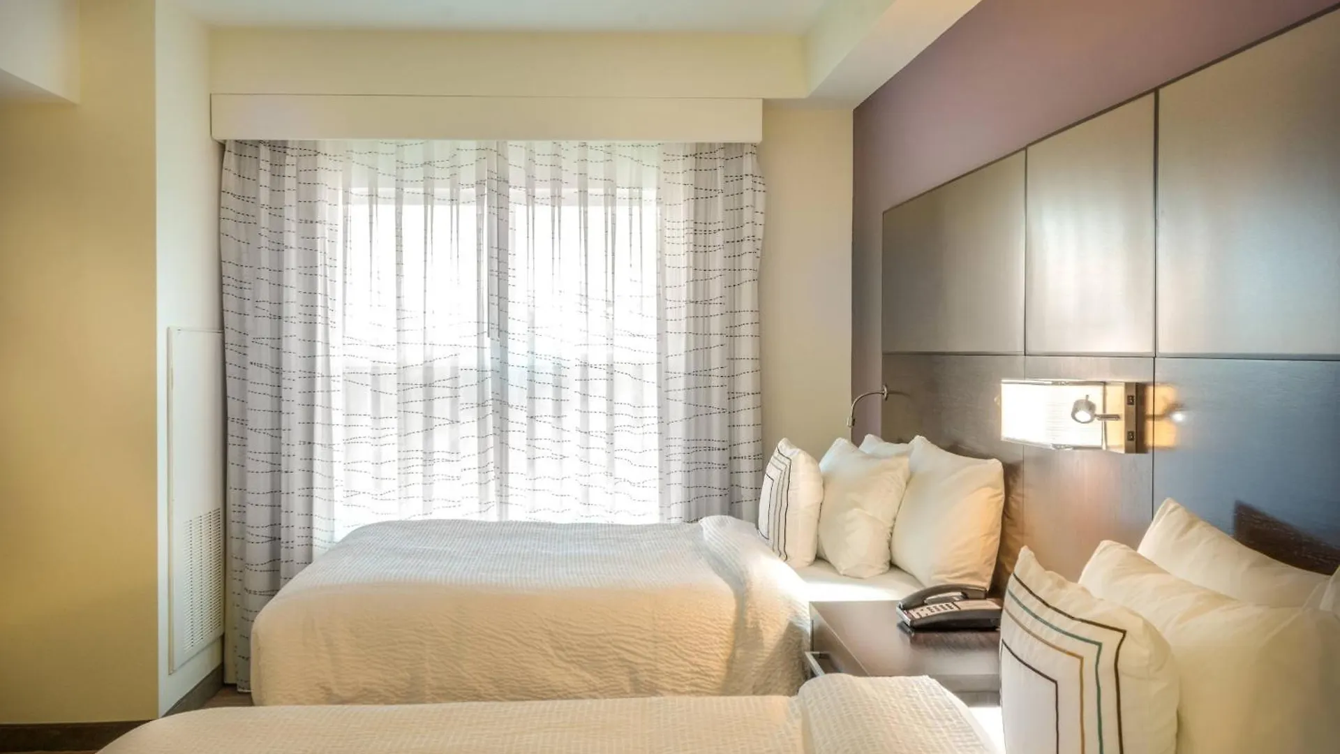 Hotel By Marriott Airport