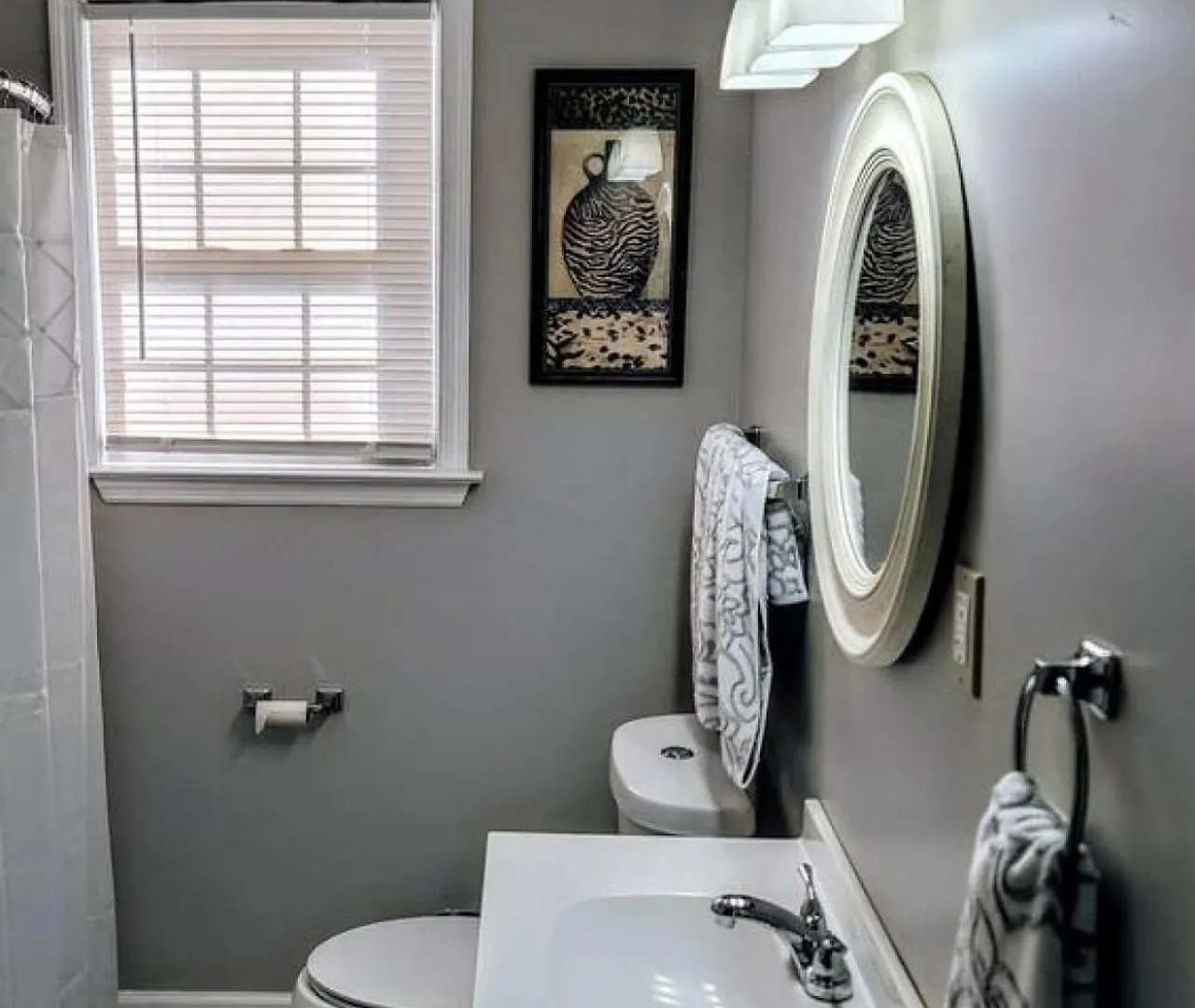 Semesterbostad Cozy, Contemporary Haven Near Historic Downtown