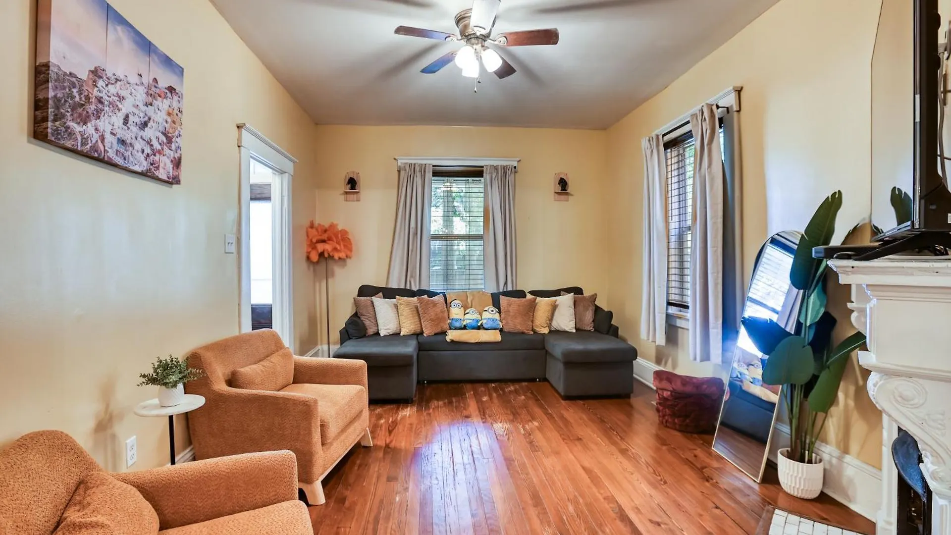 5 Mins To Forsyth - Downtown - Sleeps 10 - Starland Savannah