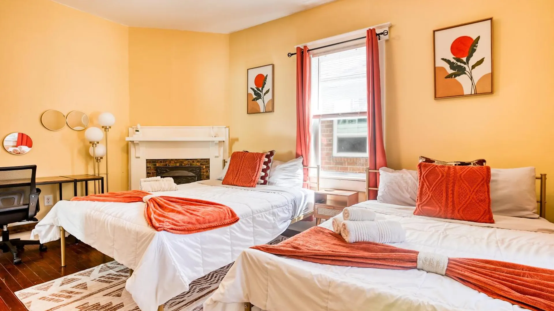 5 Mins To Forsyth - Downtown - Sleeps 10 - Starland Holiday home
