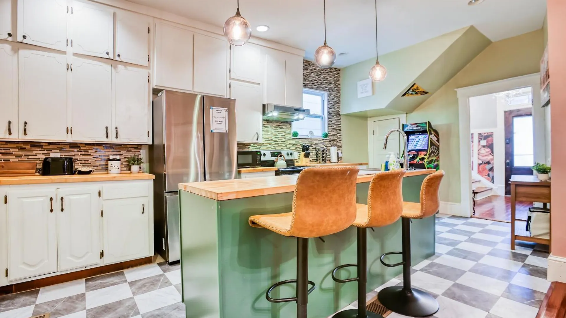 5 Mins To Forsyth - Downtown - Sleeps 10 - Starland Holiday home Savannah