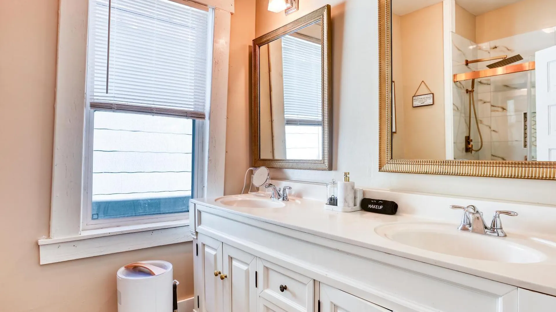 5 Mins To Forsyth - Downtown - Sleeps 10 - Starland Holiday home Savannah