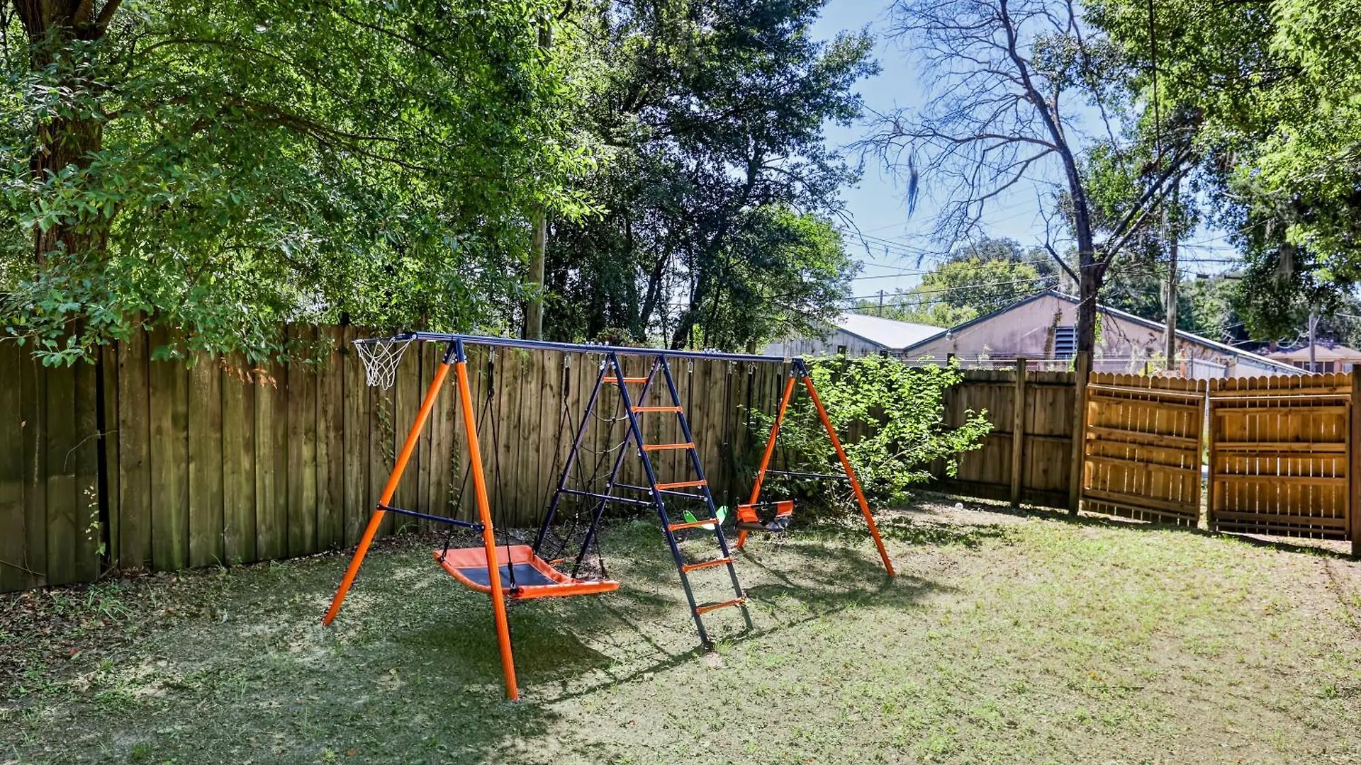 5 Mins To Forsyth - Downtown - Sleeps 10 - Starland Holiday home Savannah