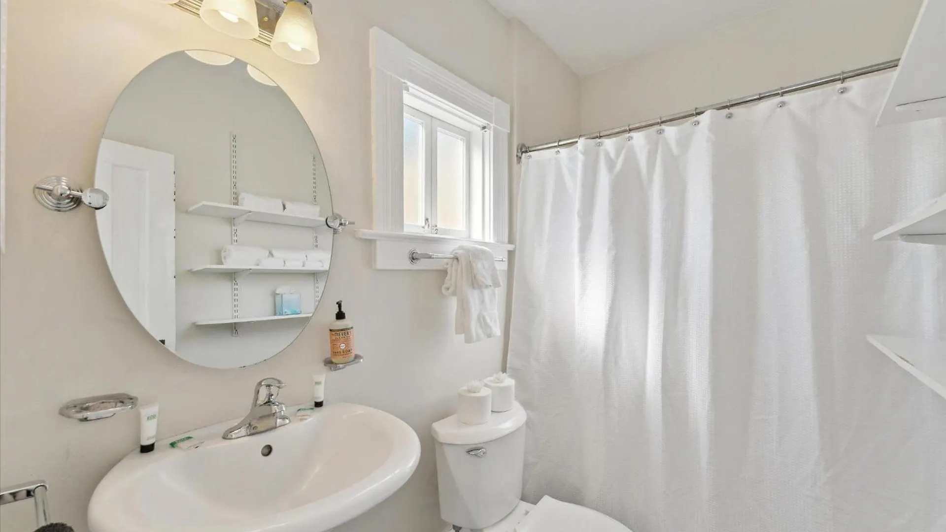 Apartment 109 W Bolton Unit C *