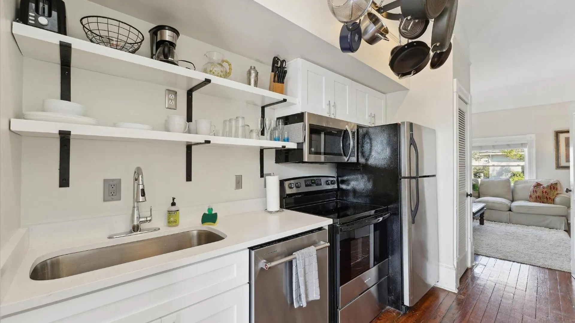109 W Bolton Unit C Apartment