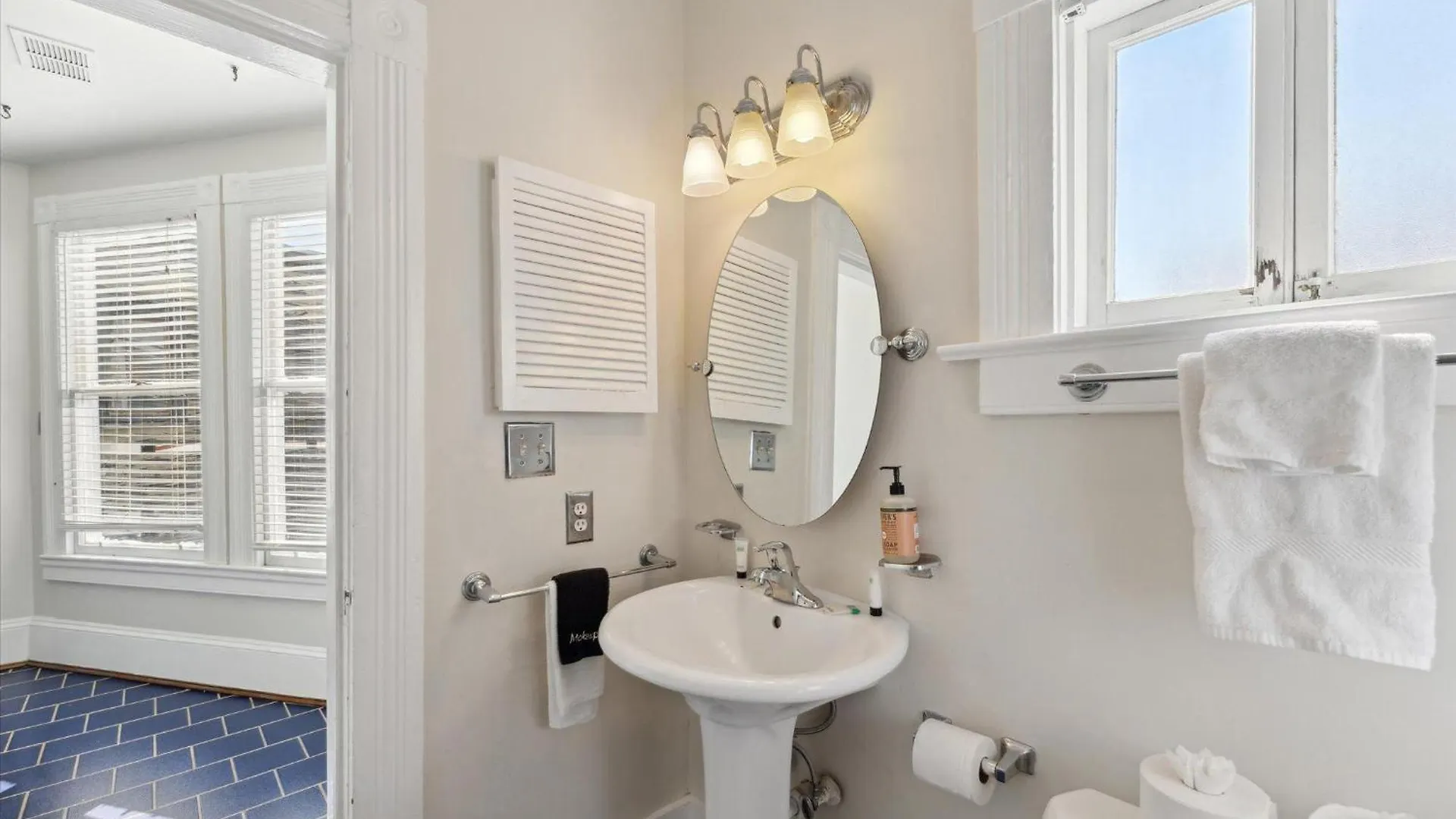 Apartment 109 W Bolton Unit C
