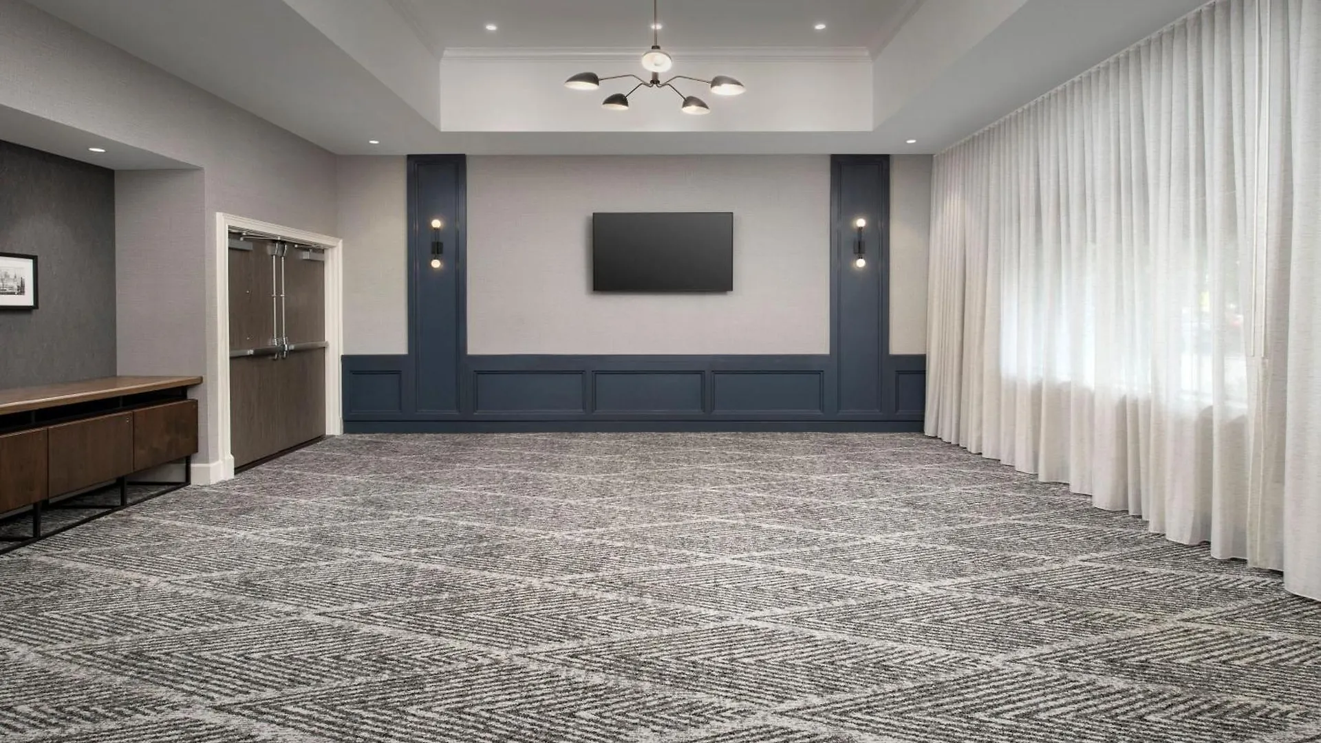 Courtyard By Marriott Downtown - Historic District Hotel