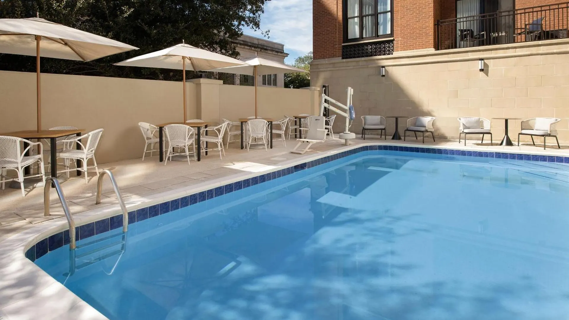 Courtyard By Marriott Downtown - Historic District 3*
