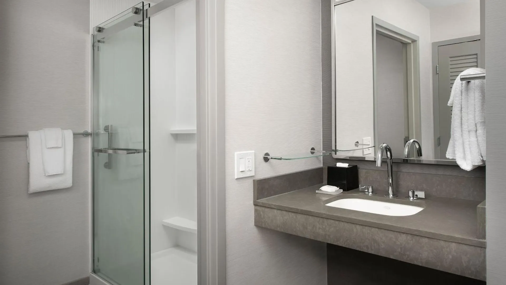 Courtyard By Marriott Downtown - Historic District Hotel