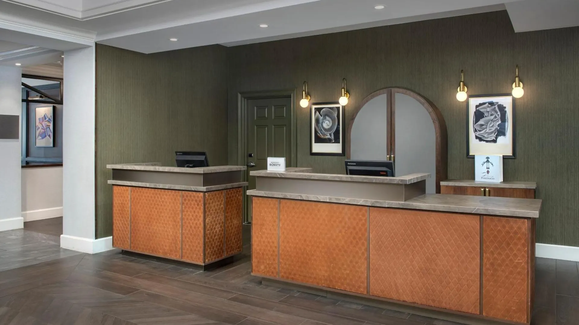 Courtyard By Marriott Downtown - Historic District Hotel 3*