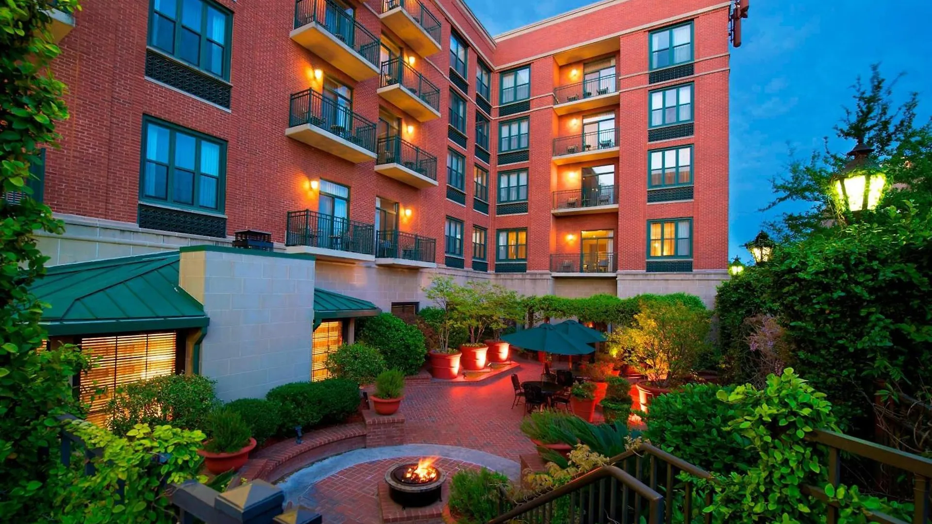 Hotel Courtyard By Marriott Downtown - Historic District 3*