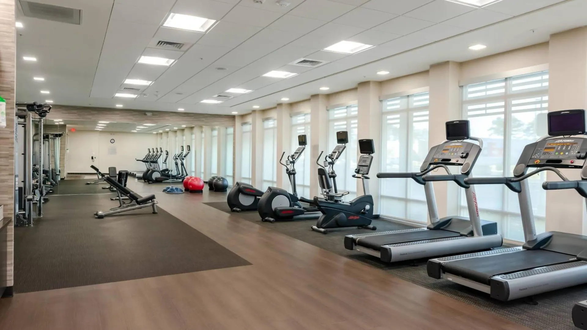 Courtyard By Marriott Savannah Airport Hotel Pooler