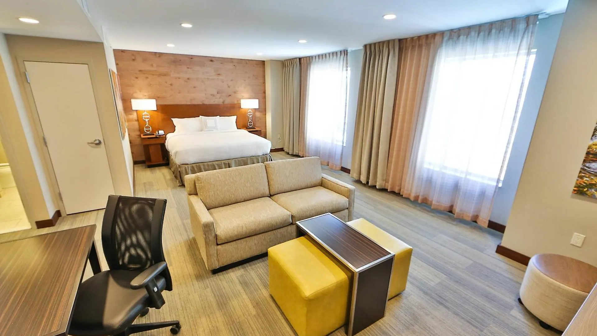 Hotel Fairfield & By Marriott Midtown 3*