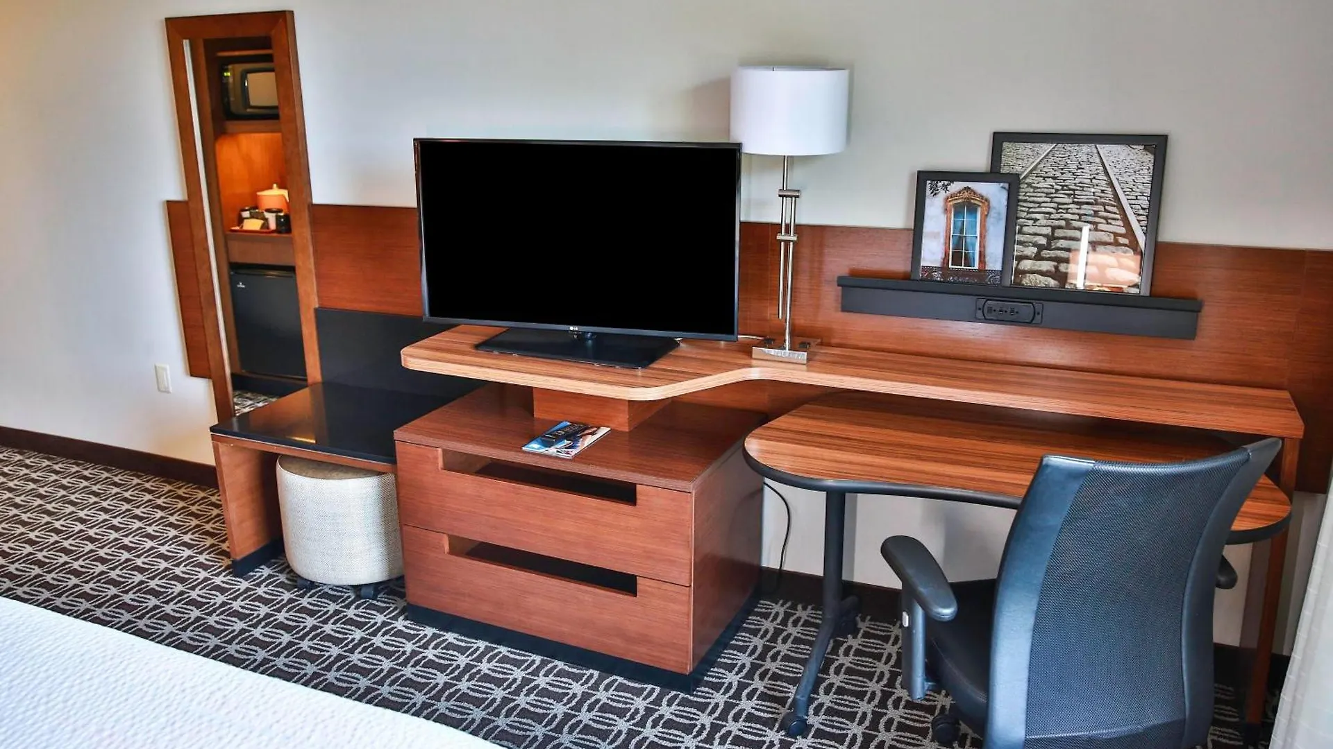 Hotel Fairfield & By Marriott Midtown Savannah