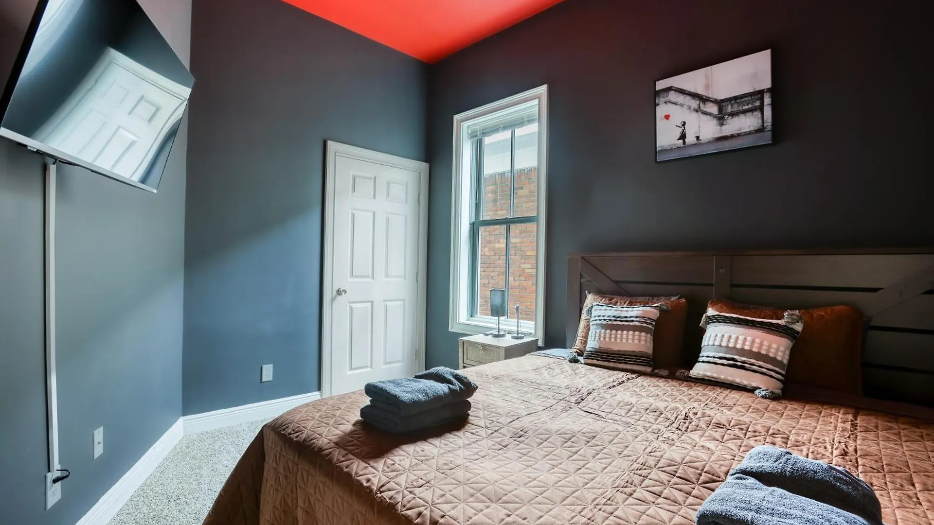 펜션 5min To Dt - King Beds - Parking - Telescope - Private Balcony *
