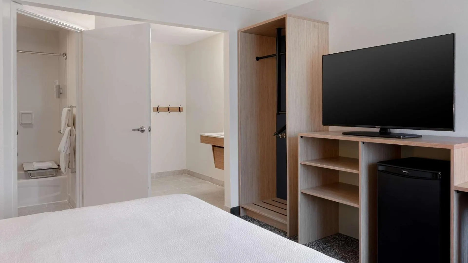 Spark By Hilton Midtown Hotel 3*