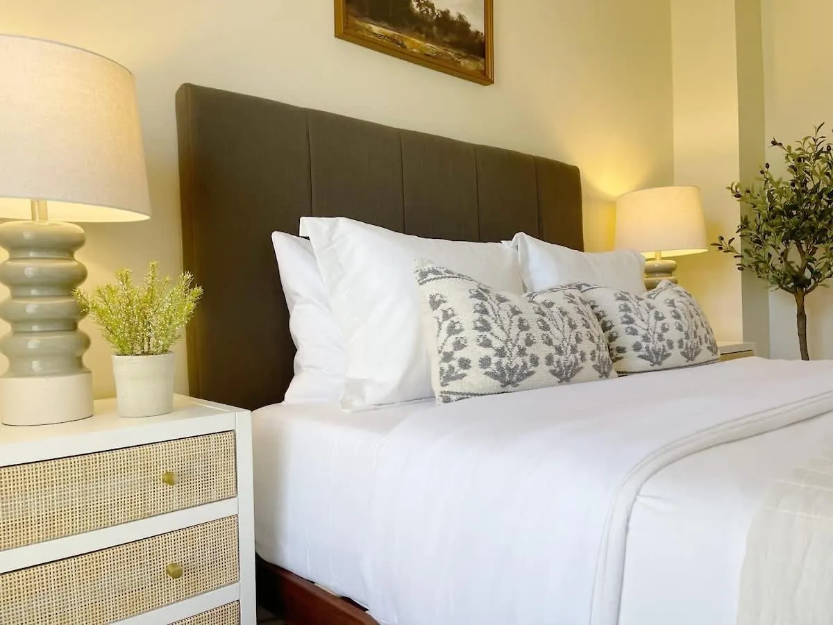 Σπίτι διακοπών Large Sleeps 10 & Downtown Dog Heaven *