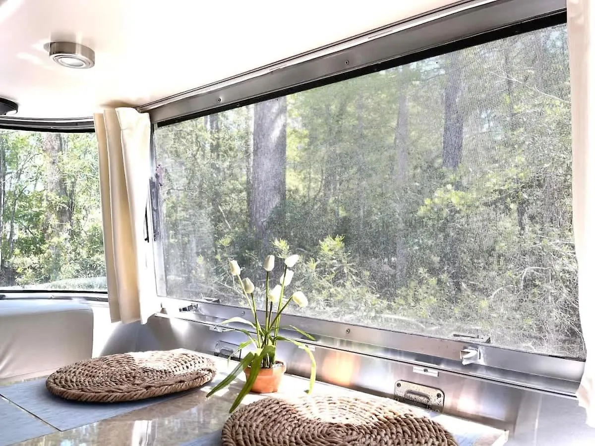 Silver Belle Airstream Glamper Near Tybee & Campsite *