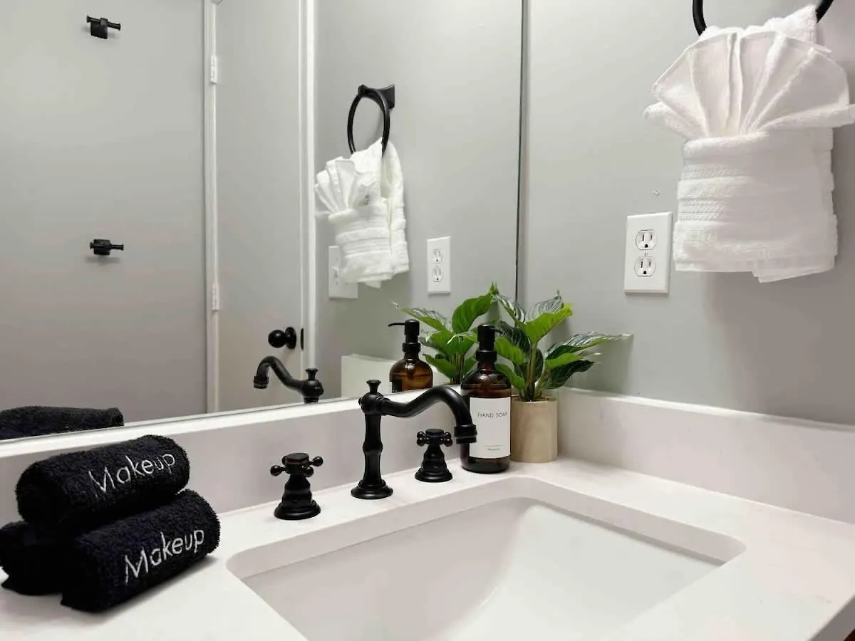 Cozy Near & Downtown Dog Friendly