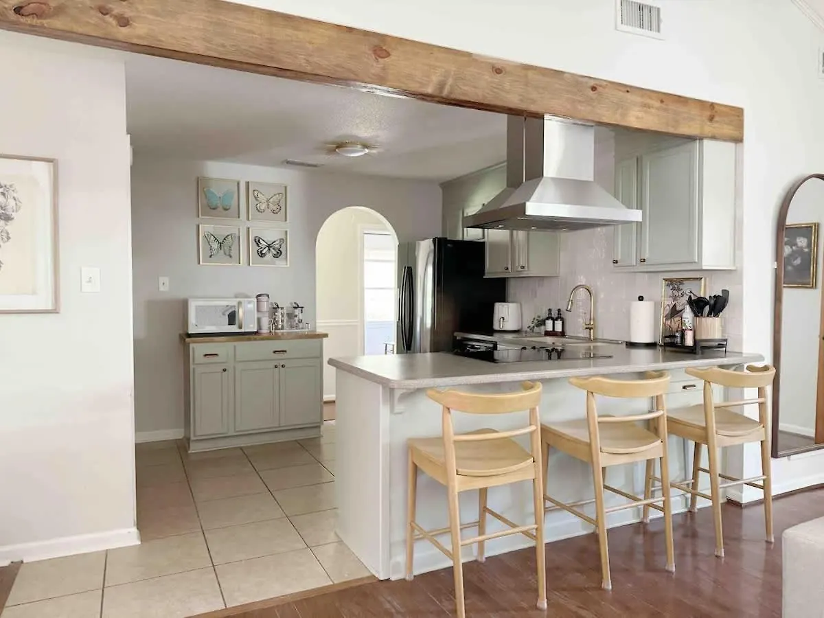 Spacious Family W Pool And Game-room Near Downtown And Nyaraló Savannah