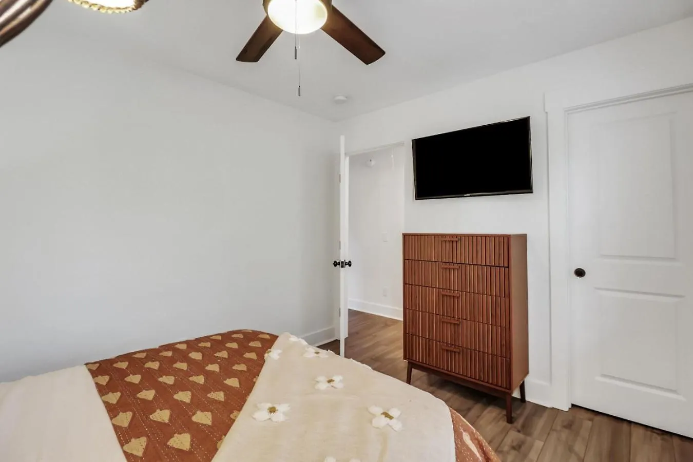 Comfort Sanctuary By Oatland Island Wildlife Center *