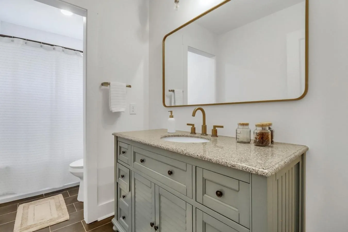 Holiday home Comfort Sanctuary By Oatland Island Wildlife Center *