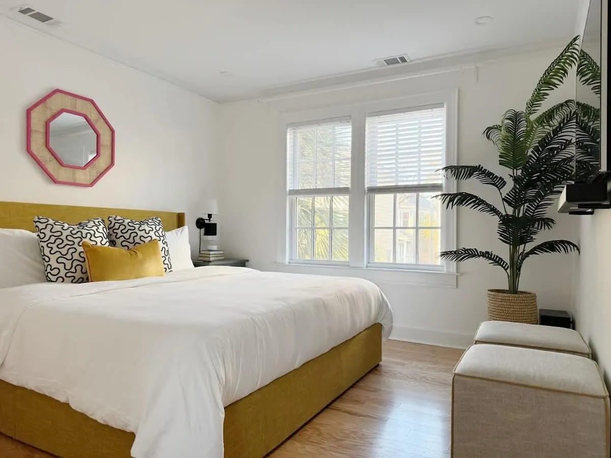 Sunny & Playful Carriage House In Downtown Here And Walk Everywhere Apartment *